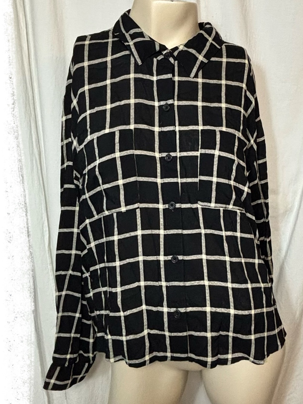 Forever 21 women’s large black white grid windowpane button down shirt